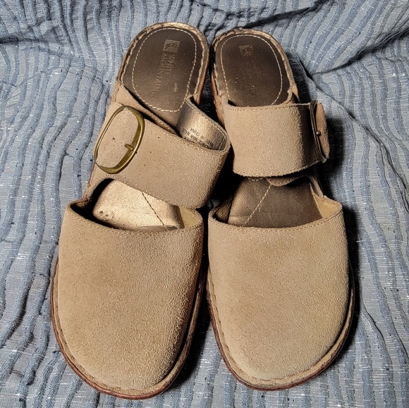 ๐ White Mountain size 8.5 clog sandals with buckles in excellent condition ๐ - Picture 2 of 9